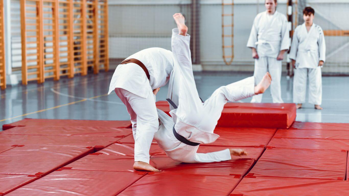 entrenamiento intensivo judo adultos